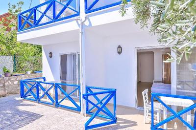 آنفورا اوتل