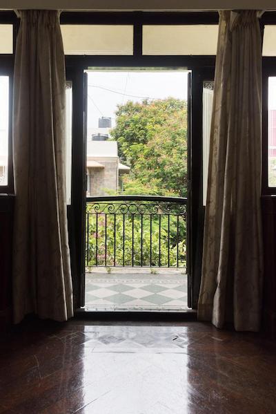 بنتلی ز هتل کلابا