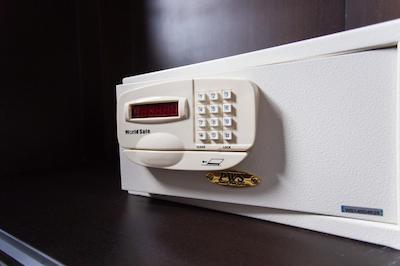 د یونیک کرابی پرایوت پول ویلا