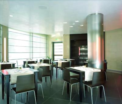 هتل دی ویکاری