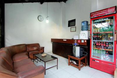 او وای او 693 هتل سافارا