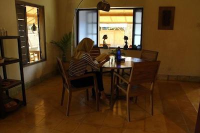 یابیکایو اکو بونگالوز