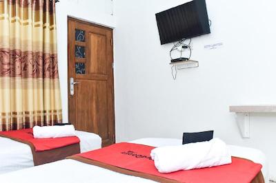 رد دورز نیر یو جی ام 3