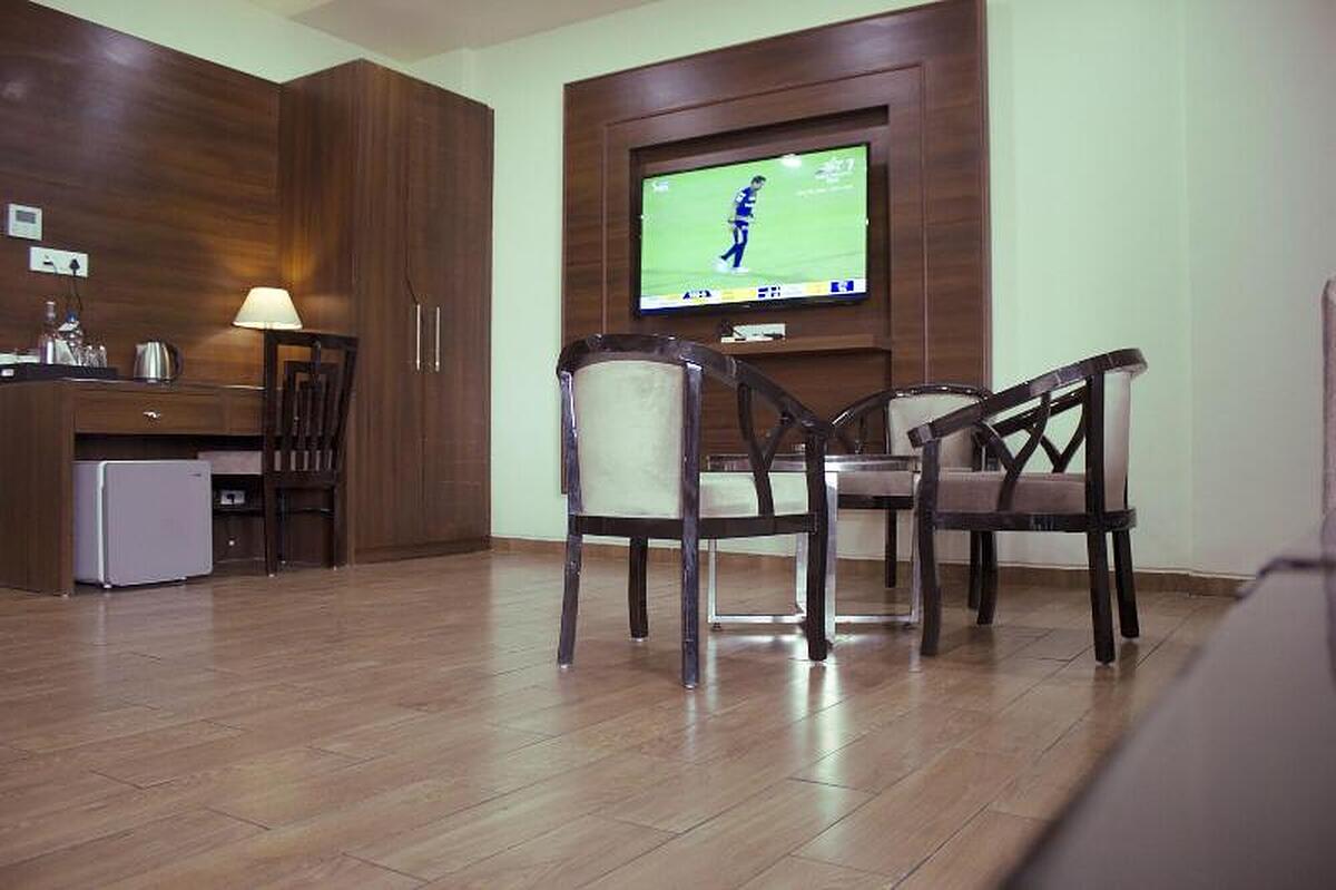 Jb Skyhilton Inn