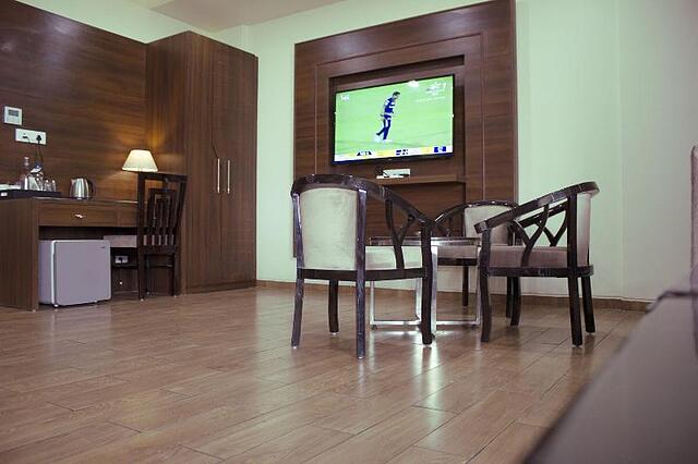 Jb Skyhilton Inn