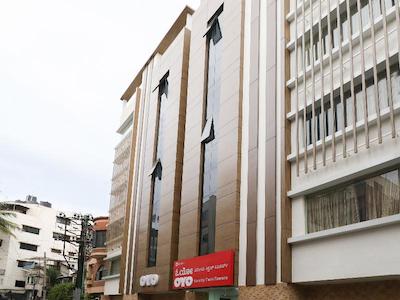 OYO 12544 Varcity Twin Towers