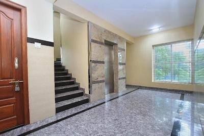 OYO 9151 Hotel Sri Sai Comforts