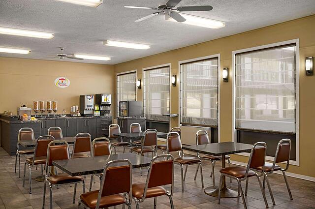 SUPER 8 BY WYNDHAM HEARST ON
