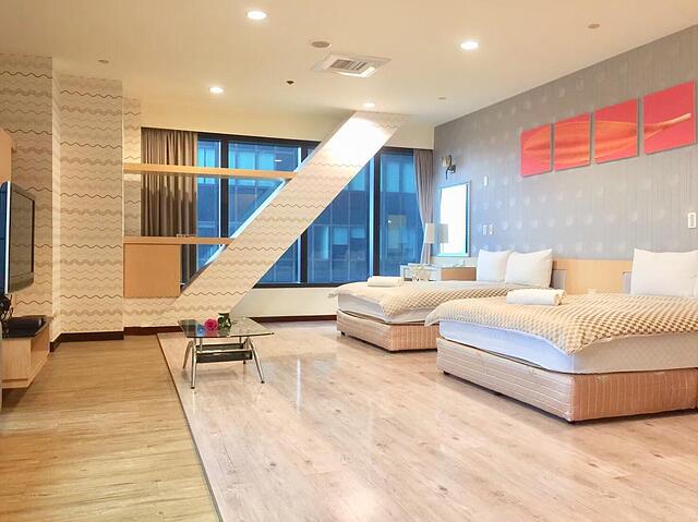 85 BRIGHT SERVICE APARTMENT