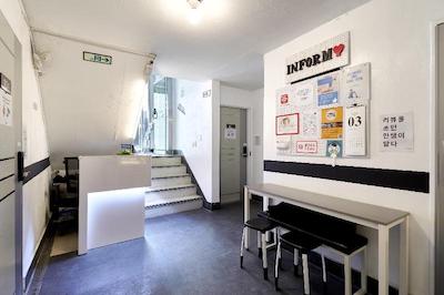 JUN GUESTHOUSE HONGDAE