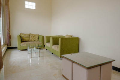 Oyo 1979 Alif Family Residence
