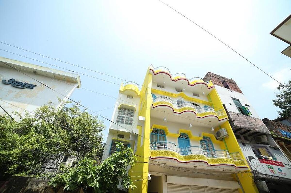 ROADHOUSE HOSTELS VARANASI