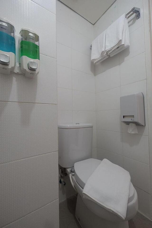 CANDILAND APARTMENT LANDLORD