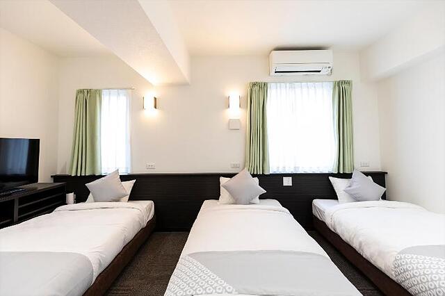 Universal Hotel Reborn