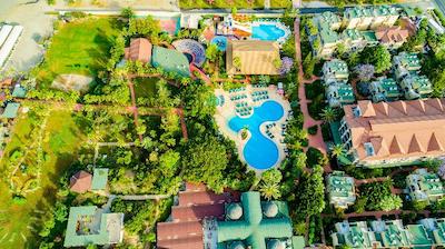 فان سان لایف سیدکس بارباروس پاشاس بیچ ساید