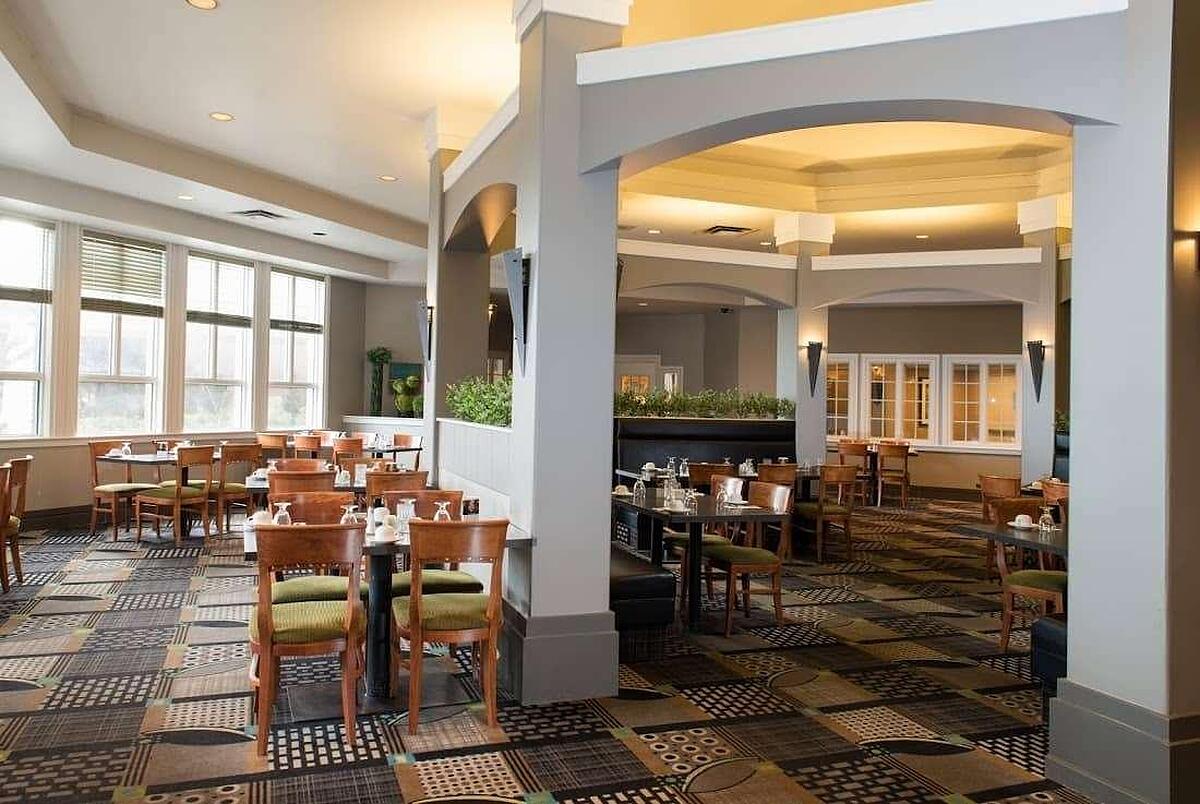 ROYAL HOTEL REGINA TRADEMARK COLLECTION BY WYNDHAM