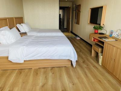 GREENTREE INN PUYANG JINGKAI AVENUE WUYI