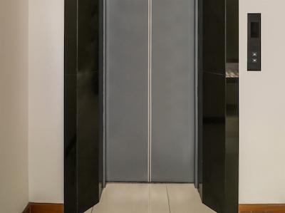 OYO 225 Premier Place Hotel