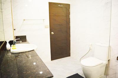 Serena Sathorn Suites