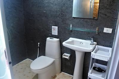 Hi Karon Beach Hotel