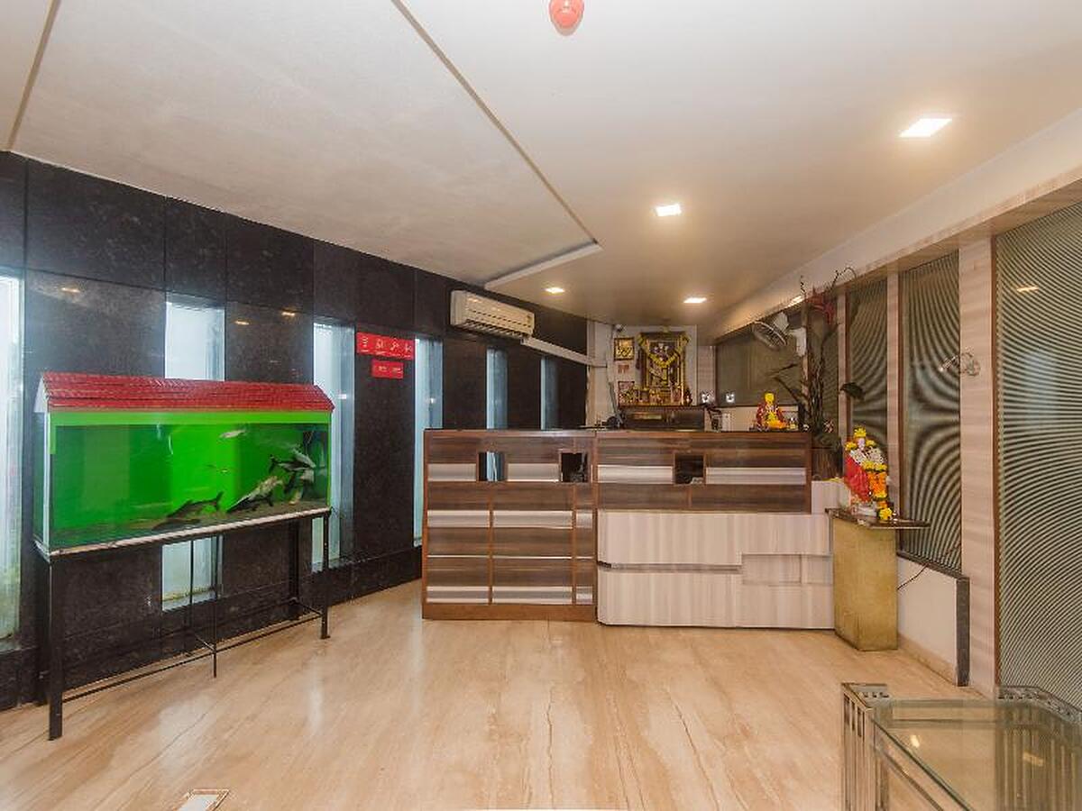 OYO 13823 Hotel Praveen International