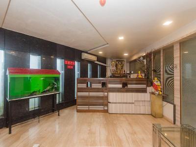 OYO 13823 Hotel Praveen International