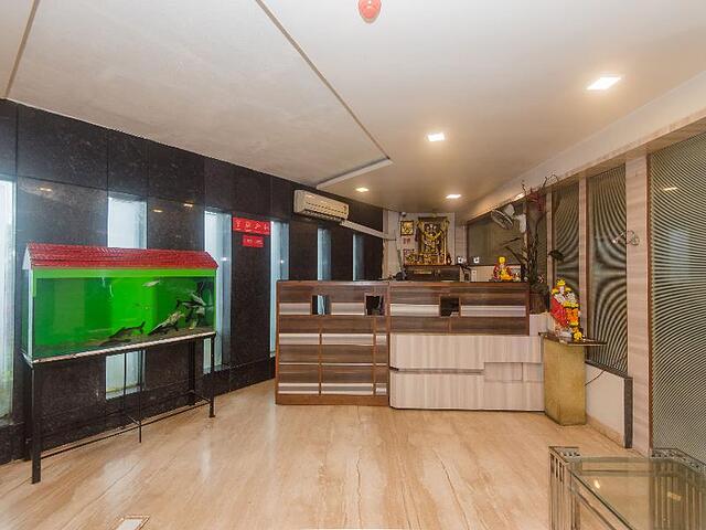OYO 13823 Hotel Praveen International