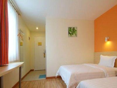 7 DAYS INN HARBIN RAILWAY STATION ZHANQIAN SQUARE