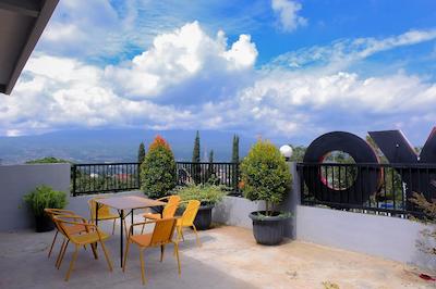 OYO 354 32 Guest House