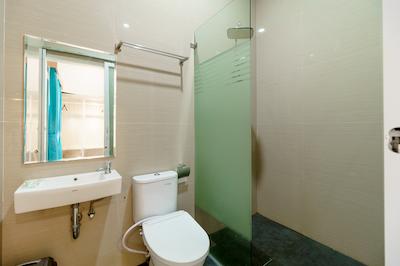 RedDoorz Plus @ Point Phila Cihampelas