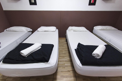 Break N Bed Hostel