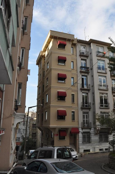 Taksim Nefti Residence