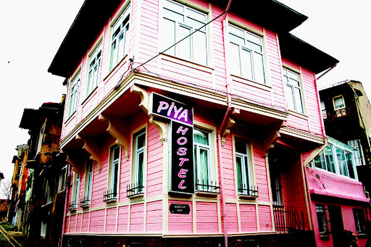 Piya Hostel