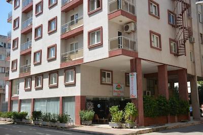 Bahceli Suites