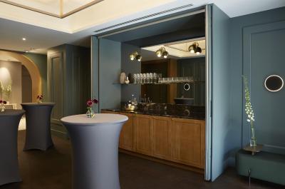 هالیدی این تورنتو بلور-یورکویل