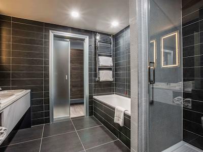 نووتل رما یور