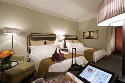 کراون پلازا اس تی پیترز