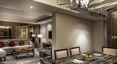 حیات احمدآباد