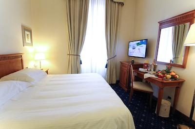 ایمپایر پالاس