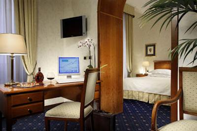 ایمپایر پالاس