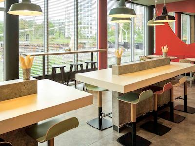 بی اند بی هتل فرانکفورت مس