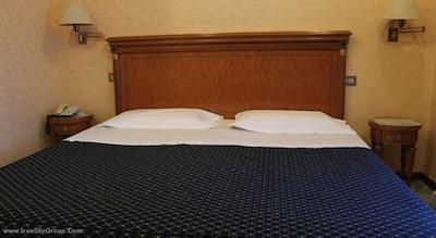 دی کنسولی واتیکان-دیپندس