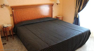 دی کنسولی واتیکان-دیپندس