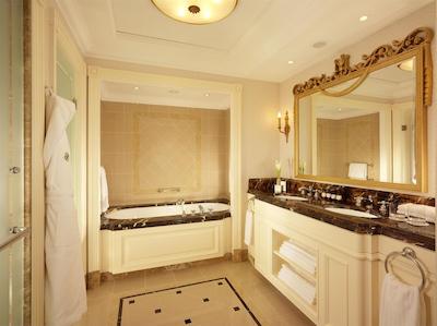 فرمونت گراند هتل کیف