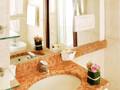 اداجیو رم واتیکان