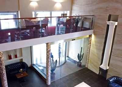 نوا دموس هتل اند سوئیتس