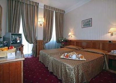 نوا دموس هتل اند سوئیتس