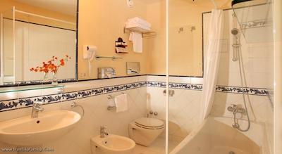 آمریکان پالاس یور