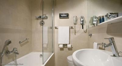 هتل بورلی هیلز رم