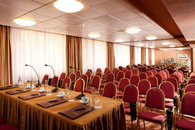 هتل بورلی هیلز رم